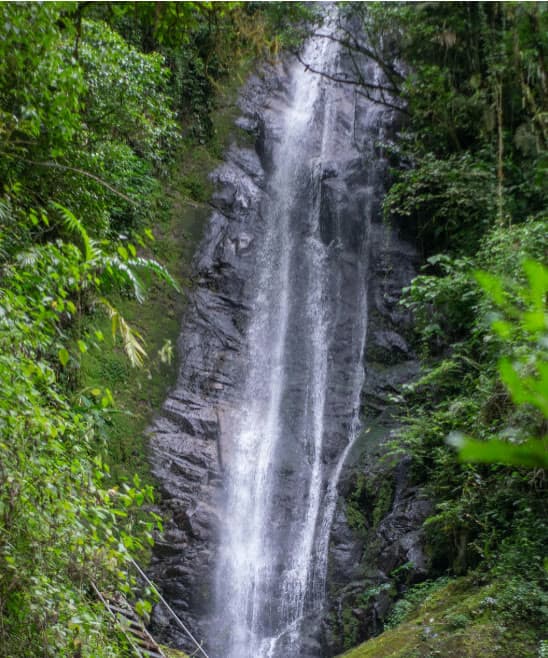 Cascada Escondida